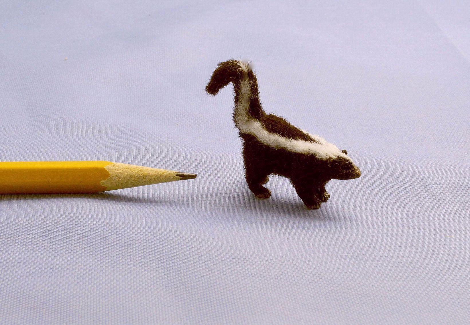hand carved furred realistic ooak 1:12 scale dollhouse miniature skunk