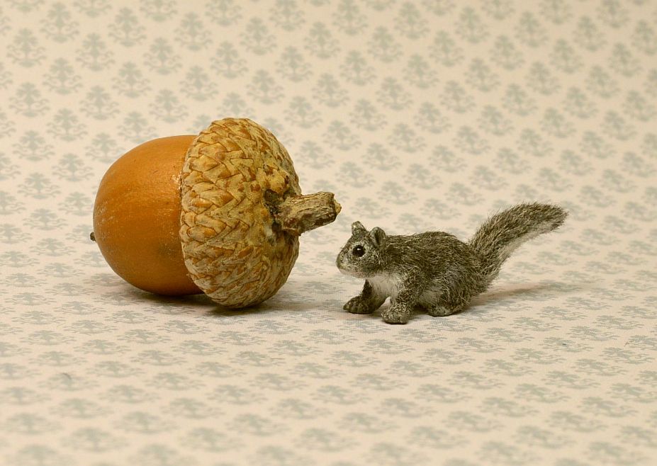 Hand 



carved furred realistic OOAK dollhouse miniature gray squirrel